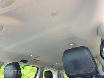 2017 Chrysler Pacifica Touring L 121.6" WB – miniatura 11