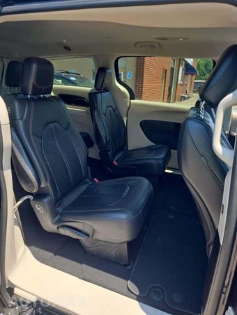 2017 Chrysler Pacifica Touring L 121.6" WB – miniatura 17
