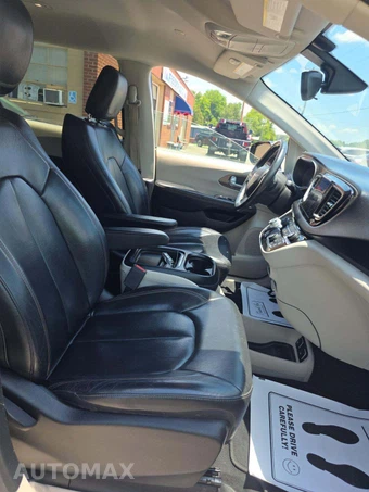 2017 Chrysler Pacifica Touring L 121.6" WB – miniatura 19