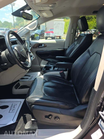 2017 Chrysler Pacifica Touring L 121.6" WB – miniatura 6