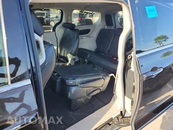 2017 Chrysler Pacifica Touring L 121.6" WB - miniatura 10