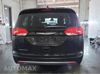 2017 Chrysler Pacifica Touring L 121.6" WB - miniatura 14