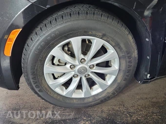 2017 Chrysler Pacifica Touring L 121.6" WB - miniatura 18
