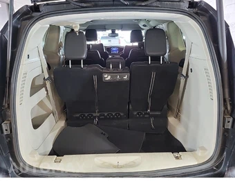 2017 Chrysler Pacifica Touring L 121.6" WB - miniatura 6