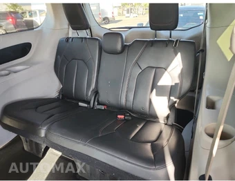 2017 Chrysler Pacifica Touring L 121.6" WB - miniatura 7