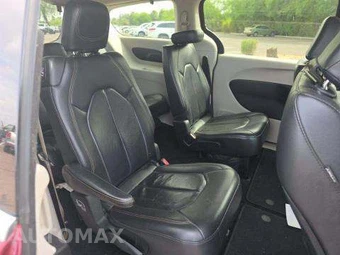 2017 Chrysler Pacifica Touring L 121.6" WB – miniatura 17