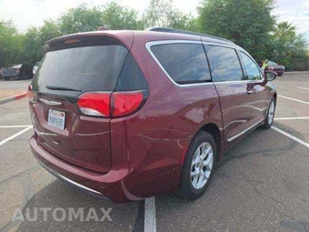 2017 Chrysler Pacifica Touring L 121.6" WB – miniatura 3