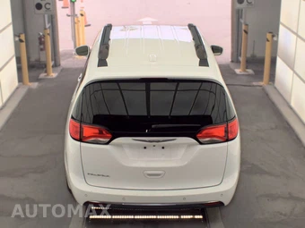 2017 Chrysler Pacifica Touring L 121.6" WB – miniatura 5