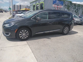 2017 Chrysler Pacifica Touring L 121.6" WB - samochód z USA z aukcji Manheim, oferta Kup Teraz w AUTOMAX