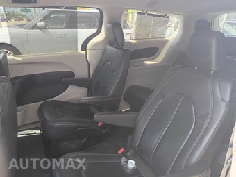 2017 Chrysler Pacifica Touring L 121.6" WB - miniatura 15