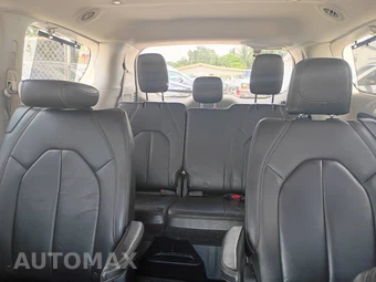2017 Chrysler Pacifica Touring L 121.6" WB - miniatura 18