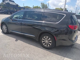 2017 Chrysler Pacifica Touring L 121.6" WB - miniatura 2