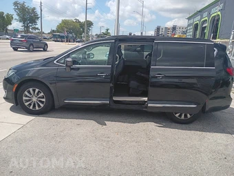 2017 Chrysler Pacifica Touring L 121.6" WB - miniatura 7
