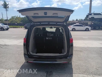 2017 Chrysler Pacifica Touring L 121.6" WB - miniatura 8