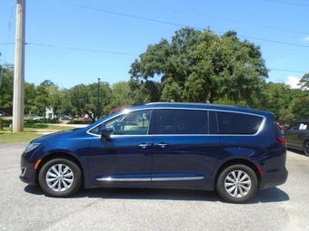 2017 Chrysler Pacifica Touring L 121.6" WB - miniatura 15