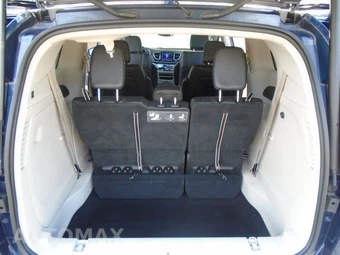 2017 Chrysler Pacifica Touring L 121.6" WB - miniatura 28