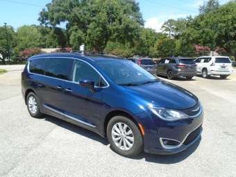 2017 Chrysler Pacifica Touring L 121.6" WB - miniatura 3