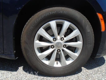 2017 Chrysler Pacifica Touring L 121.6" WB - miniatura 38