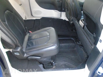 2017 Chrysler Pacifica Touring L 121.6" WB - miniatura 48