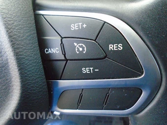 2017 Chrysler Pacifica Touring L 121.6" WB - miniatura 66