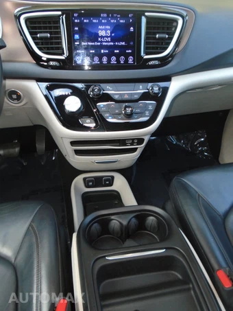 2017 Chrysler Pacifica Touring L 121.6" WB - miniatura 71