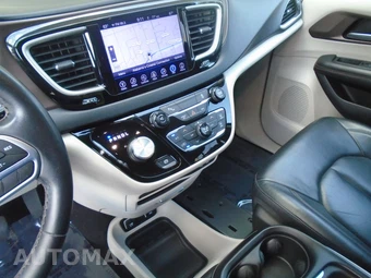 2017 Chrysler Pacifica Touring L 121.6" WB - miniatura 82