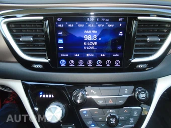 2017 Chrysler Pacifica Touring L 121.6" WB - miniatura 84