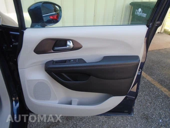 2017 Chrysler Pacifica Touring L 121.6" WB - miniatura 94