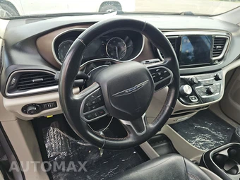 2017 Chrysler Pacifica Touring L 121.6" WB – miniatura 10