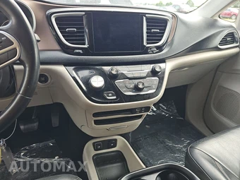2017 Chrysler Pacifica Touring L 121.6" WB – miniatura 11