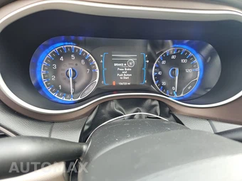 2017 Chrysler Pacifica Touring L 121.6" WB – miniatura 12