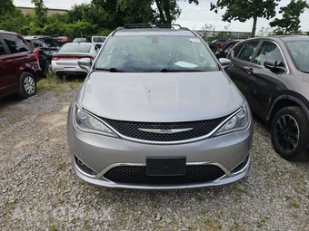 2017 Chrysler Pacifica Touring L 121.6" WB – miniatura 2