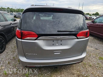 2017 Chrysler Pacifica Touring L 121.6" WB – miniatura 5