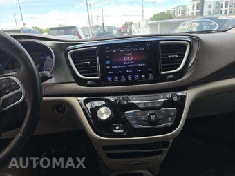 2017 Chrysler Pacifica Touring L 121.6" WB – miniatura 10