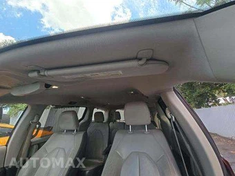 2017 Chrysler Pacifica Touring L 121.6" WB – miniatura 11