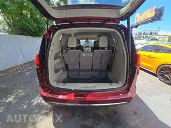2017 Chrysler Pacifica Touring L 121.6" WB – miniatura 15