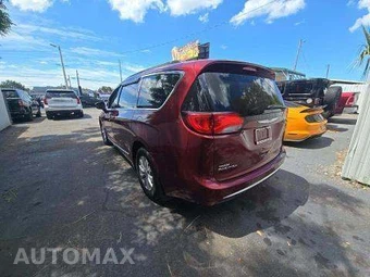 2017 Chrysler Pacifica Touring L 121.6" WB – miniatura 2