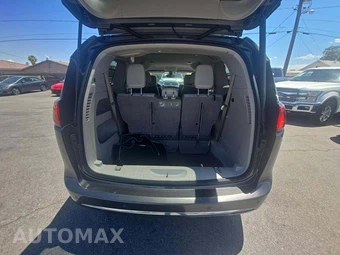 2017 Chrysler Pacifica Touring L 121.6" WB – miniatura 12