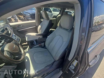 2017 Chrysler Pacifica Touring L 121.6" WB – miniatura 3