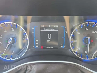2017 Chrysler Pacifica Touring L 121.6" WB – miniatura 6