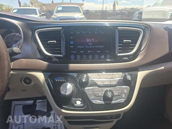 2017 Chrysler Pacifica Touring L 121.6" WB – miniatura 7