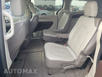 2017 Chrysler Pacifica Touring L 121.6" WB – miniatura 13
