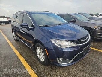 2017 Chrysler Pacifica Touring L 121.6" WB – miniatura 3
