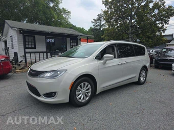 2017 Chrysler Pacifica Touring L 121.6" WB