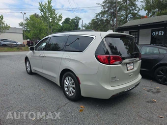 2017 Chrysler Pacifica Touring L 121.6" WB - miniatura 2