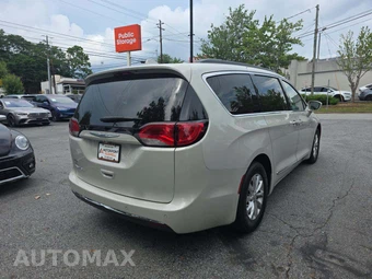 2017 Chrysler Pacifica Touring L 121.6" WB - miniatura 3