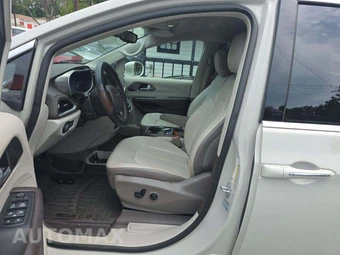 2017 Chrysler Pacifica Touring L 121.6" WB - miniatura 6