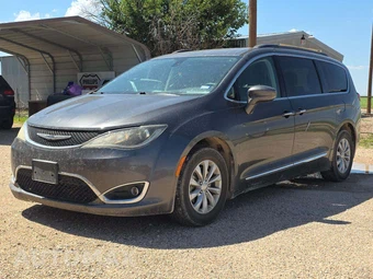 2017 Chrysler Pacifica Touring L 121.6" WB