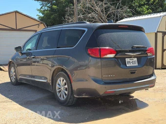 2017 Chrysler Pacifica Touring L 121.6" WB – miniatura 2