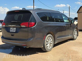 2017 Chrysler Pacifica Touring L 121.6" WB – miniatura 3